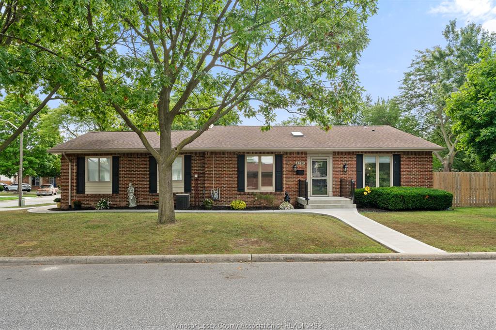 MLS# 26024660: 3210 Halpin Road, Windsor, Canada