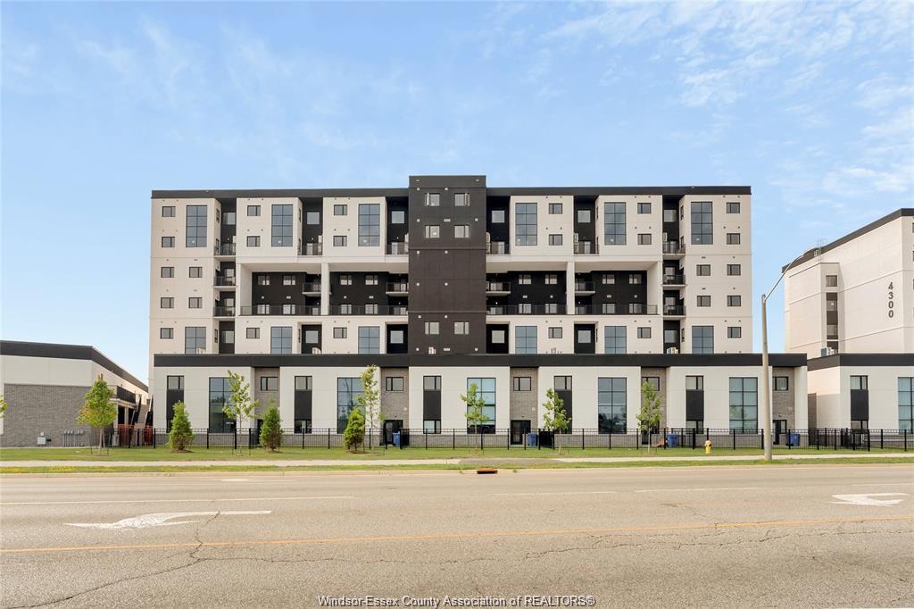 MLS# 26024790: 4400 LAURIER  Unit# 527, LaSalle, Canada