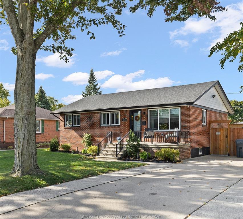 MLS# 26024919: 3477 Maisonneuve Avenue, Windsor, Canada
