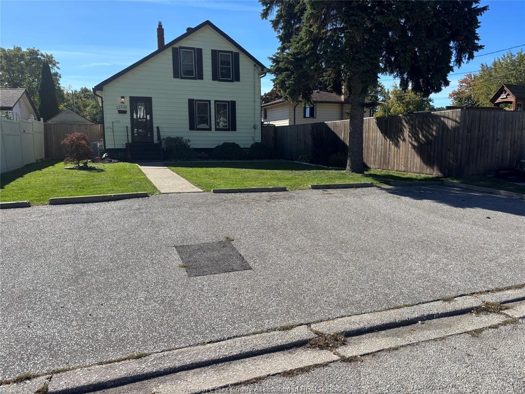 MLS# 26024941: 12535 BALLARD Street, Tecumseh, Canada