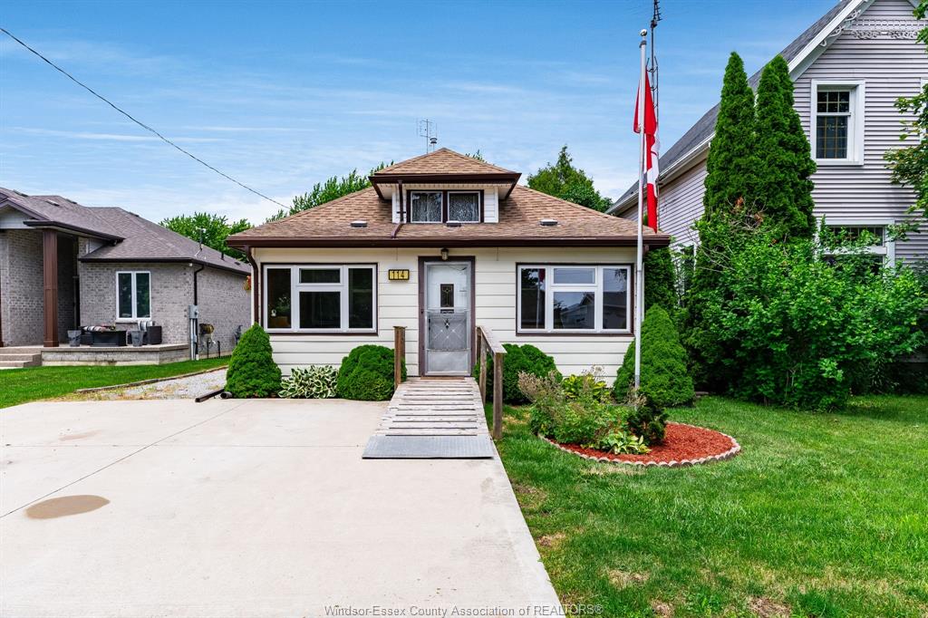 MLS# 26025146: 114 ABERDEEN Street, Merlin, Canada