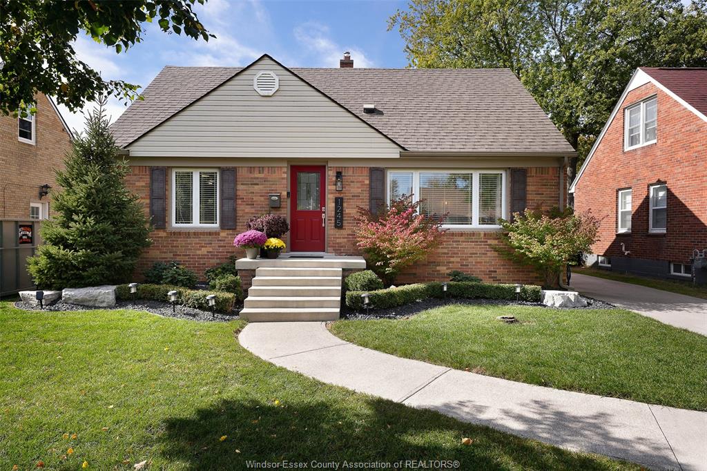 MLS# 26025134: 1245 Fairview Boulevard, Windsor, Canada
