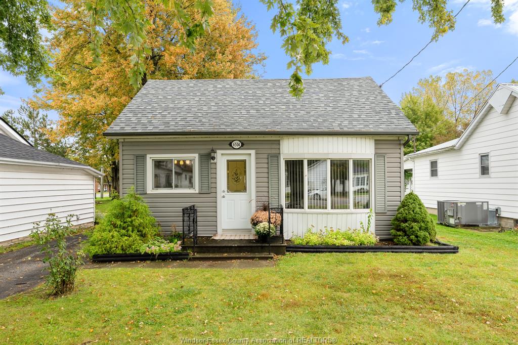 MLS# 26025145: 6504 ABBOTT Avenue, Comber, Canada