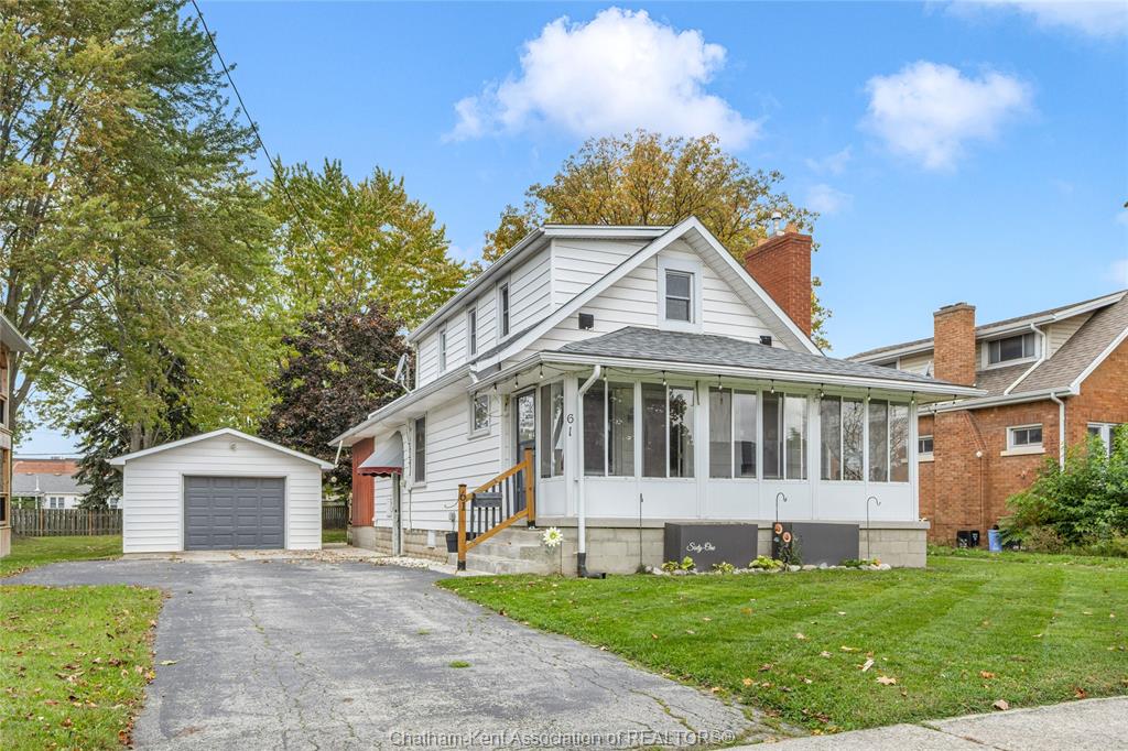 MLS# 26025325: 61 UNIVERSITY Avenue, Wallaceburg, Canada