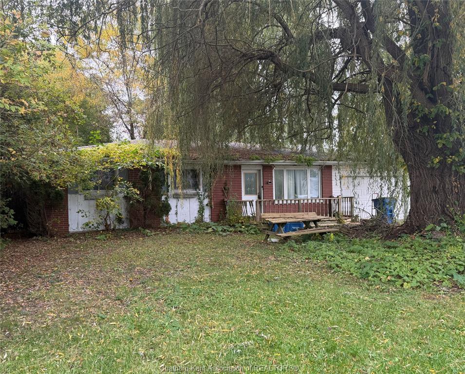 MLS# 26025413: 36 Irwin Street, Wallaceburg, Canada