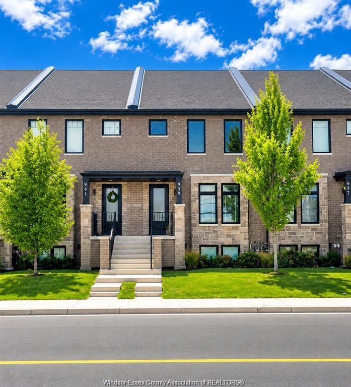 MLS# 26025493: 937 WALKER, Windsor, Canada