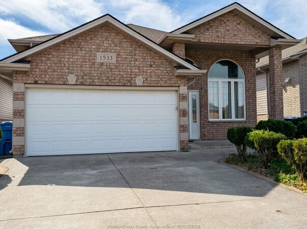MLS# 26025038: 1533 MERIDIAN Street, Windsor, Canada