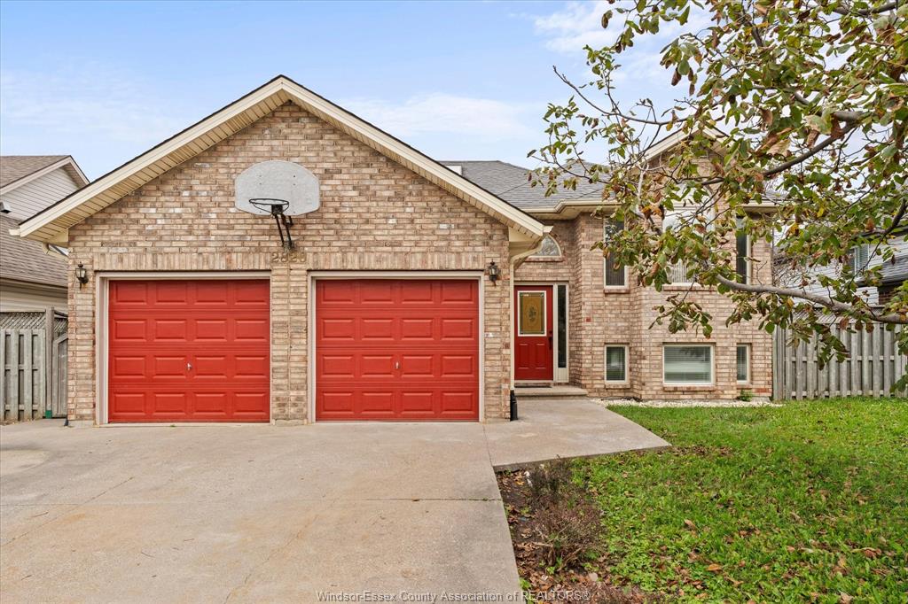 MLS# 26025561: 2820 Wildberry Crescent, Tecumseh, Canada