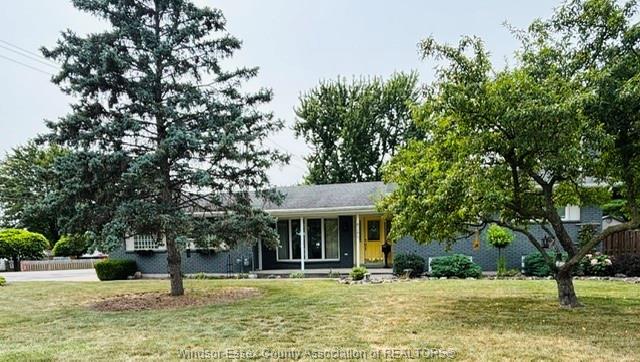 MLS# 26025625: 8285 MALDEN Road, LaSalle, Canada