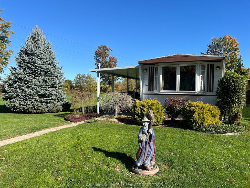 MLS# 26025685: 1 JAMES Court, Chatham, Canada