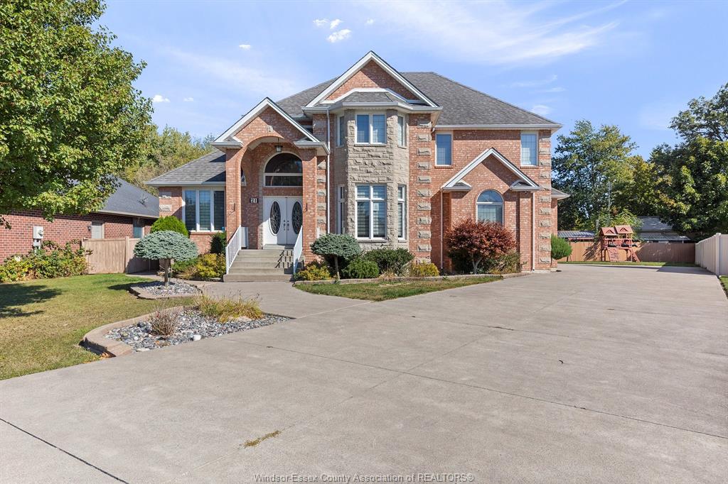 MLS# 26025703: 21 LAURENTIA Drive, Tilbury, Canada