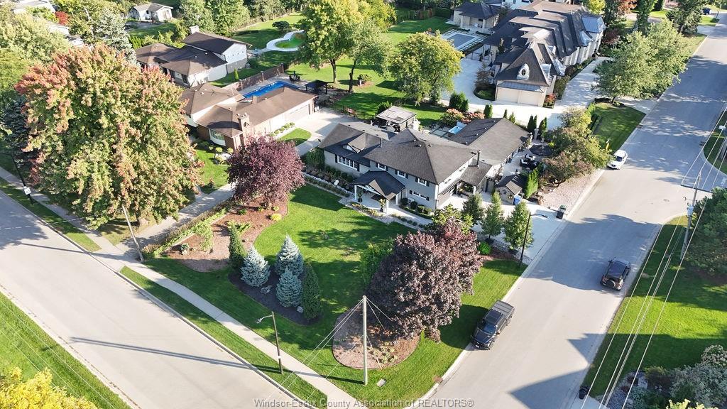 MLS# 26025736: 375 RUSSELL WOODS Drive, Lakeshore, Canada