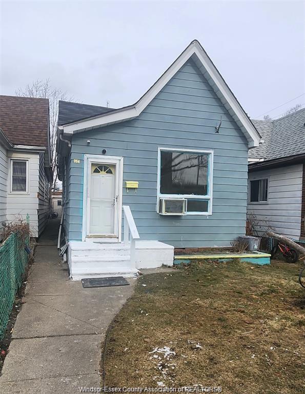 MLS# 26025744: 754 TUSCARORA, Windsor, Canada