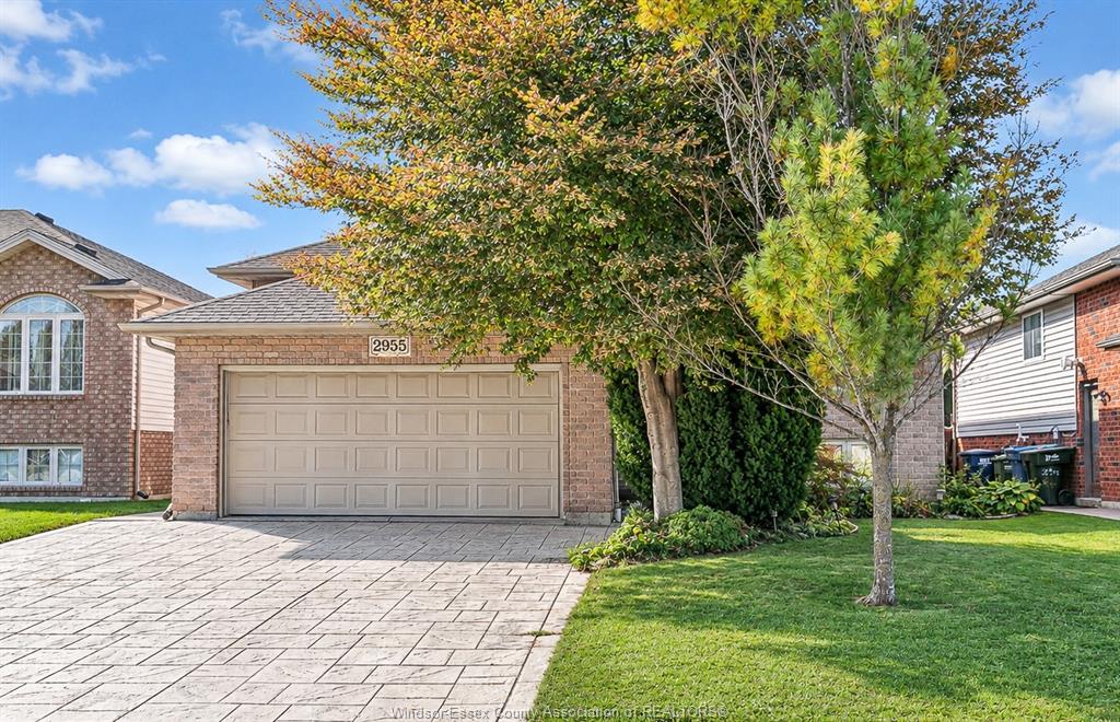MLS# 26025764: 2955 RUTH Road, Windsor, Canada