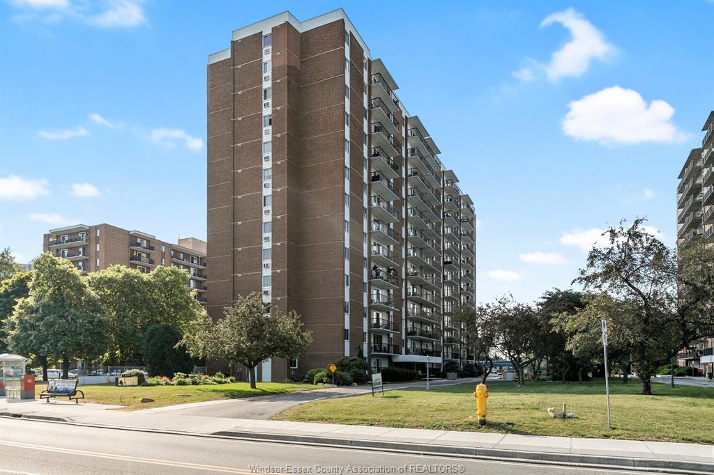 MLS# 26025773: 8591 Riverside Drive Unit# 802, Windsor, Canada