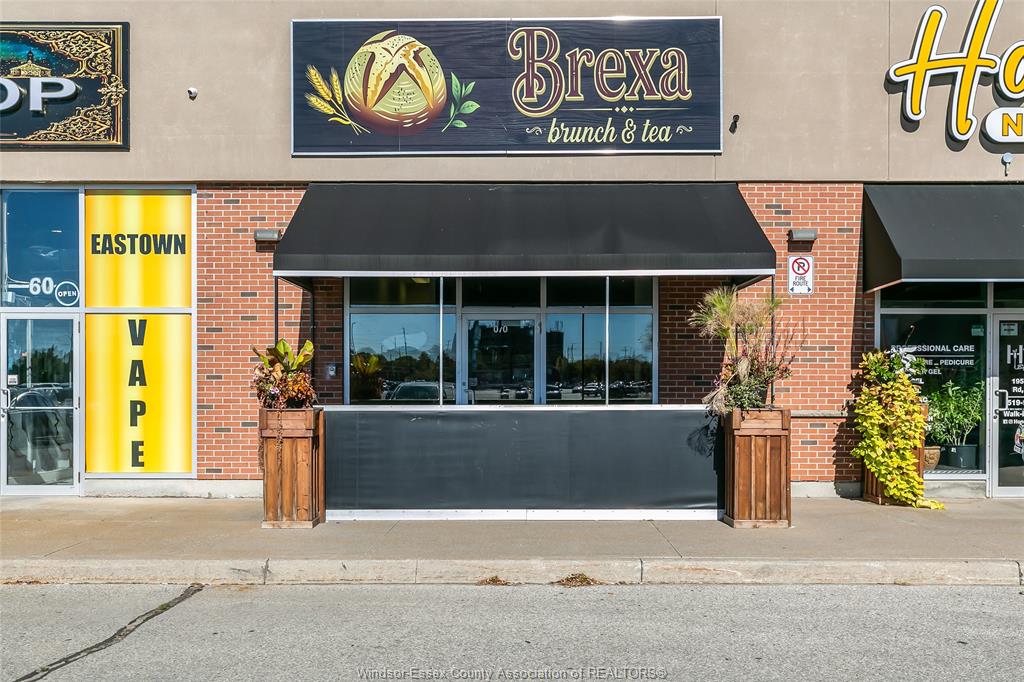 MLS# 26025772: 1950 LAUZON Road Unit# 70, Windsor, Canada