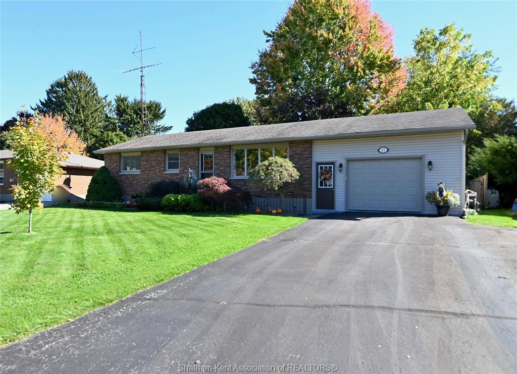 MLS# 26025665: 15 HILLSDALE Avenue, Ridgetown, Canada