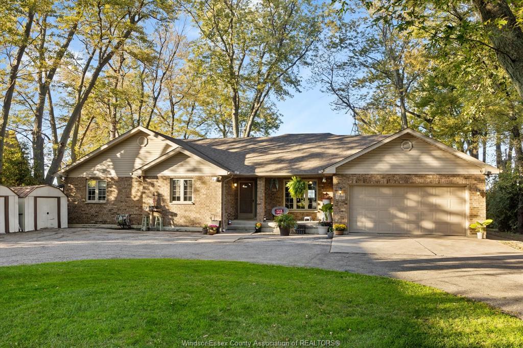 MLS# 26025151: 3214 ST CLAIR Road, Stoney Point, Canada