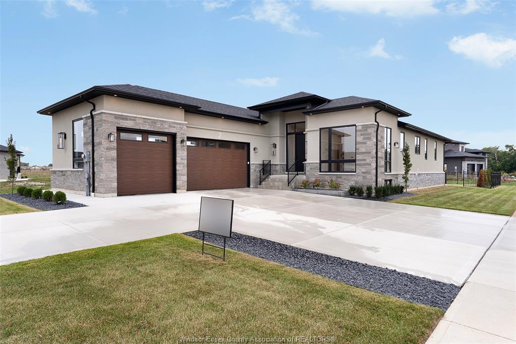 MLS# 26026380: 2 PEBBLE BEACH Court, Leamington, Canada