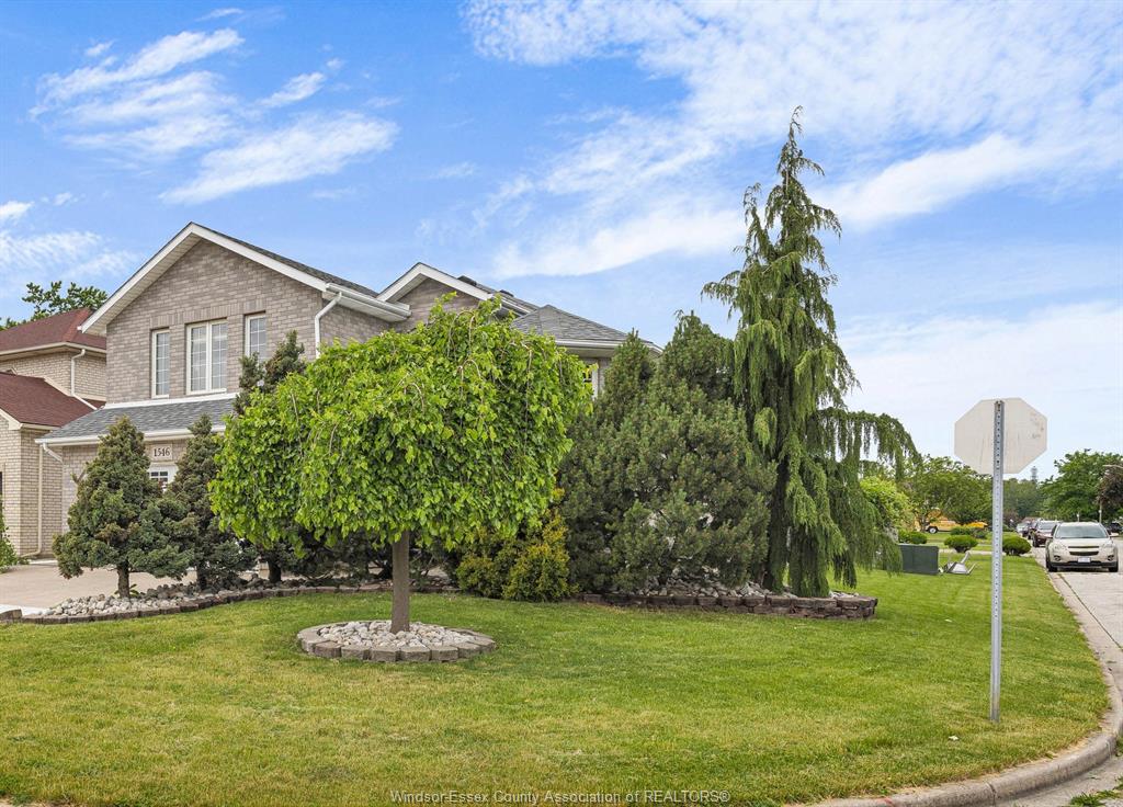 MLS# 26026381: 1546 READING Street, Windsor, Canada