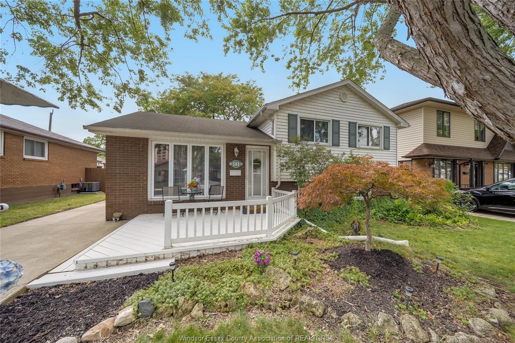 MLS# 26026382: 381 CARLING, Windsor, Canada