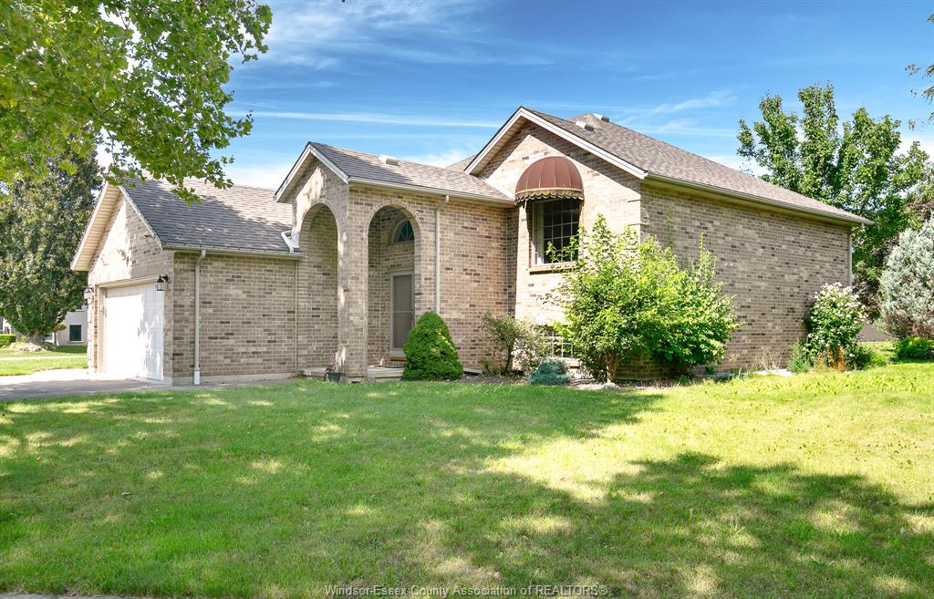 MLS# 26026388: 938 IMPERIAL, Windsor, Canada