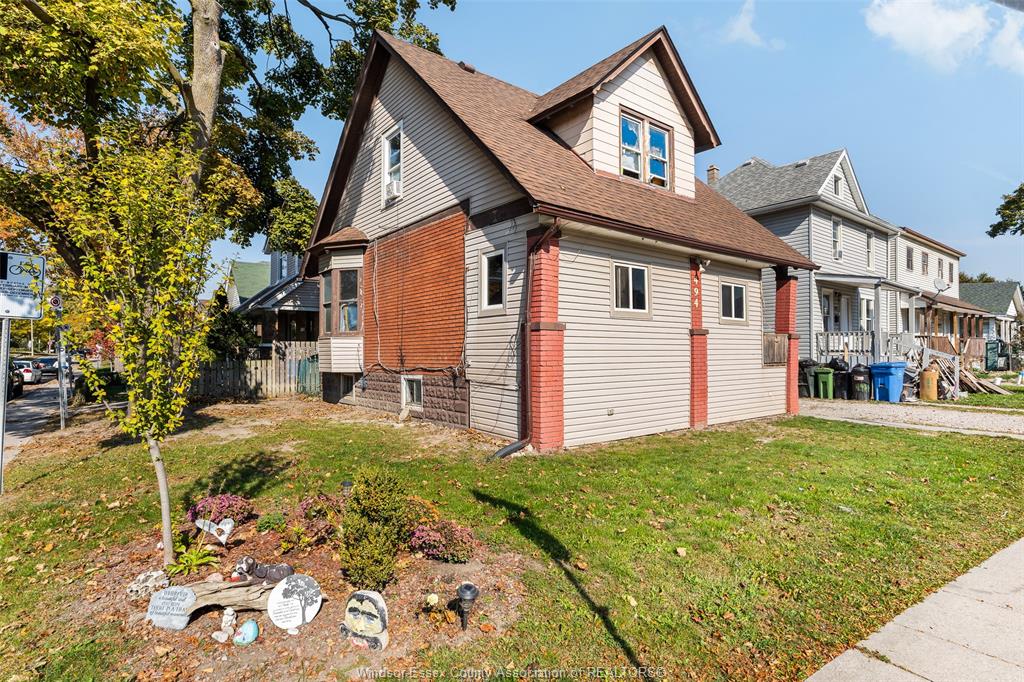 MLS# 26026426: 494 Caroline Street, Windsor, Canada