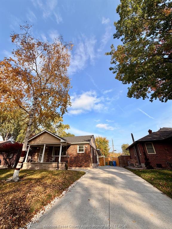 MLS# 26026430: 3162 CURRY, Windsor, Canada