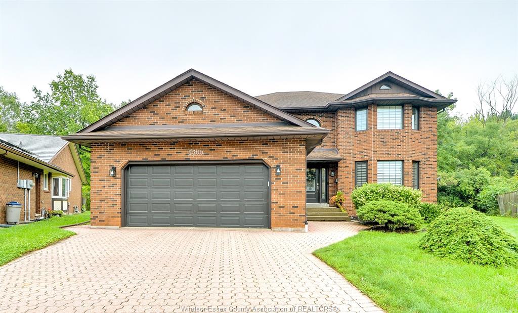 MLS# 26026452: 2300 Santo Drive, Windsor, Canada