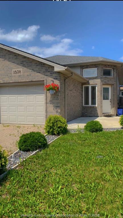 MLS# 26026581: 1538 HIGHNOON Drive, Windsor, Canada