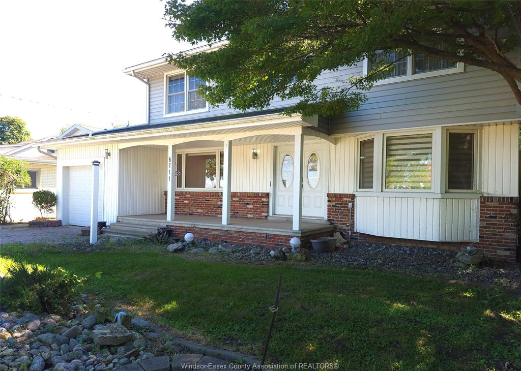 MLS# 26026712: 6711 RIVERSIDE Drive, Windsor, Canada
