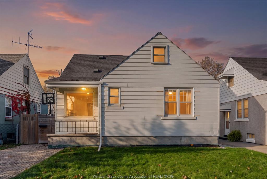 MLS# 26026436: 2441 Kildare, Windsor, Canada