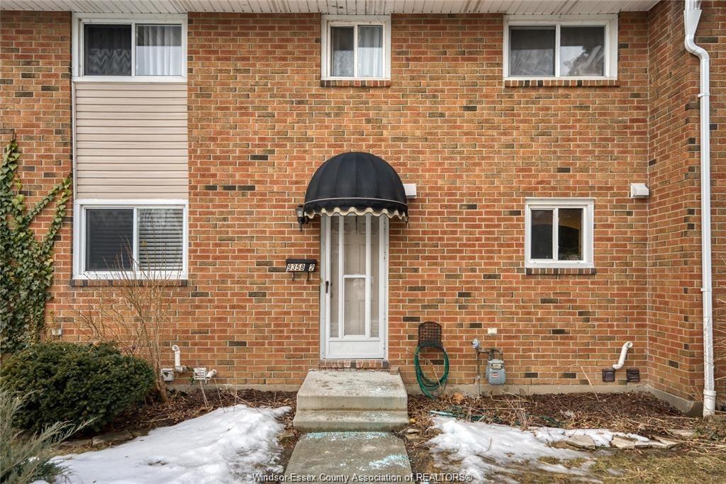 MLS# 25025163: 9358 ESPLANADE, Windsor, Canada