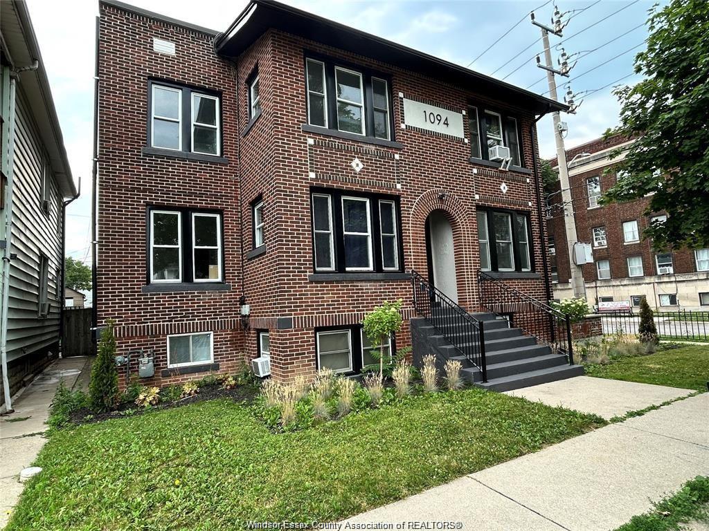 MLS# 25027392: 1094 LINCOLN Road Unit# 6, Windsor, Canada