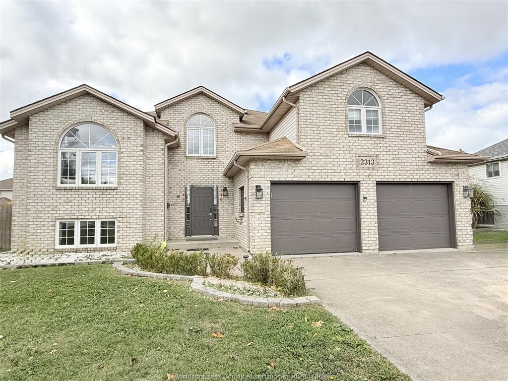 MLS# 25027742: 2313 LESPERANCE Road, Tecumseh, Canada