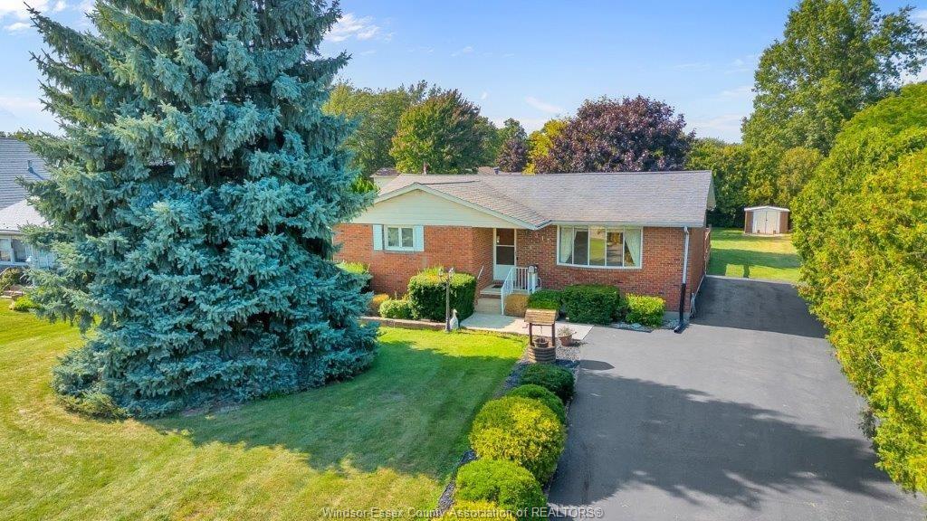 MLS# 25027859: 317 VICTORIA Avenue, Essex, Canada