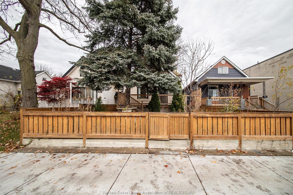 Windsor Houses for Sale Windsor Real Estate + Homes Ontario, ON
