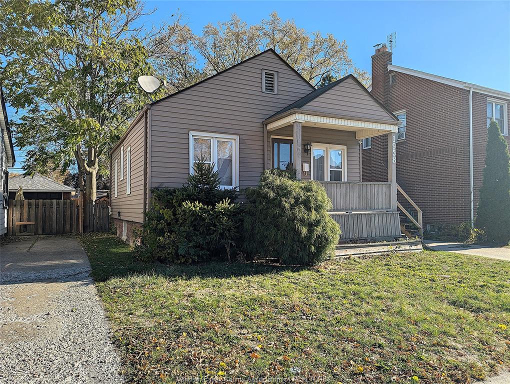 MLS# 25027900: 1958 Tourngeau Road, Windsor, Canada