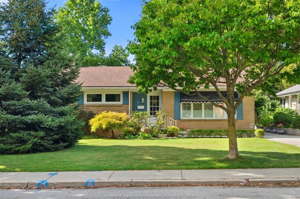 MLS# 25028027: 10 Alderton Street, Leamington, Canada