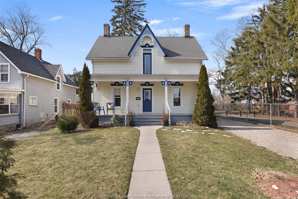 MLS 24001418 98 Division Street S, Kingsville, Canada