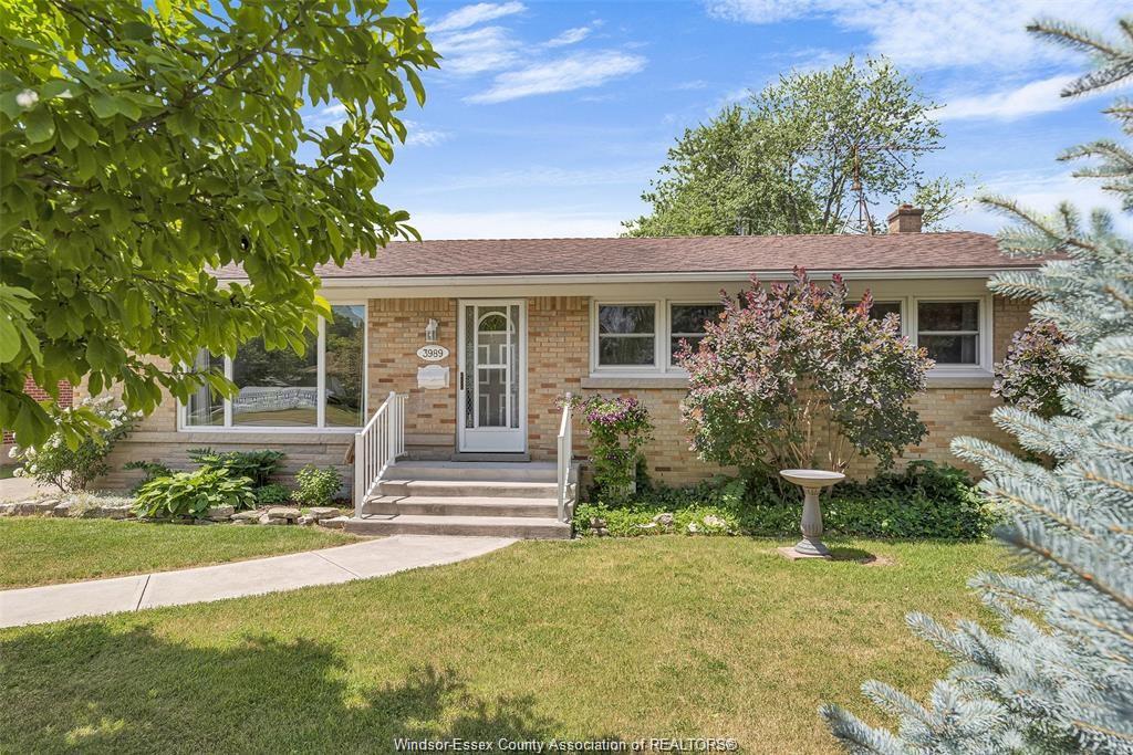 3989 MOUNT ROYAL For Lease Listing ID 24011660 Bungalow,Ranch