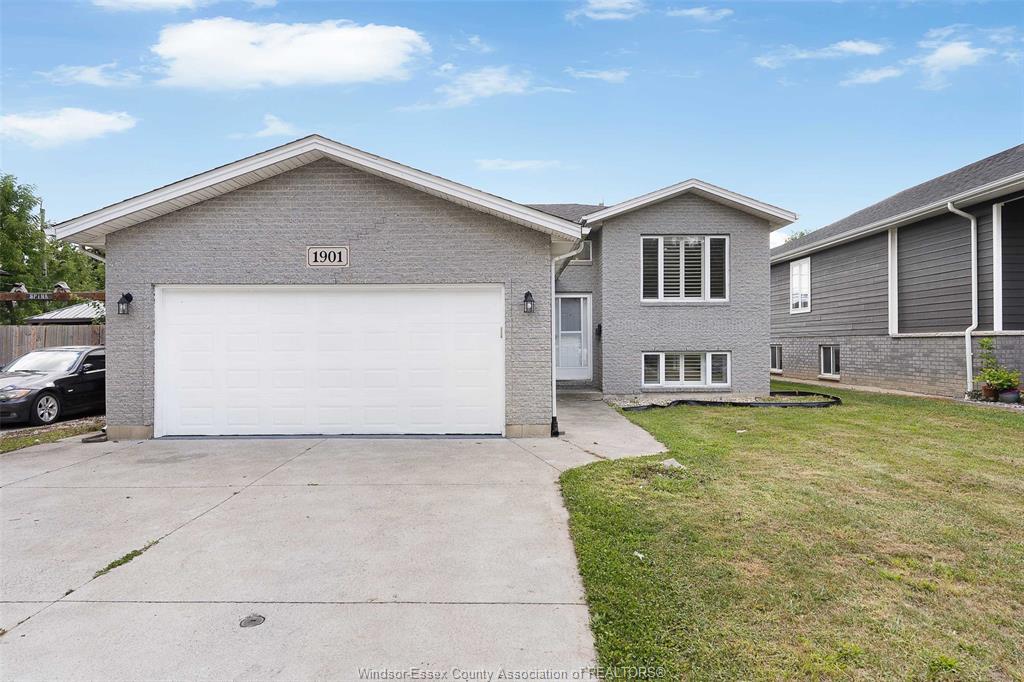 MLS# 25029094: 1901 Longfellow Avenue, Windsor, Canada