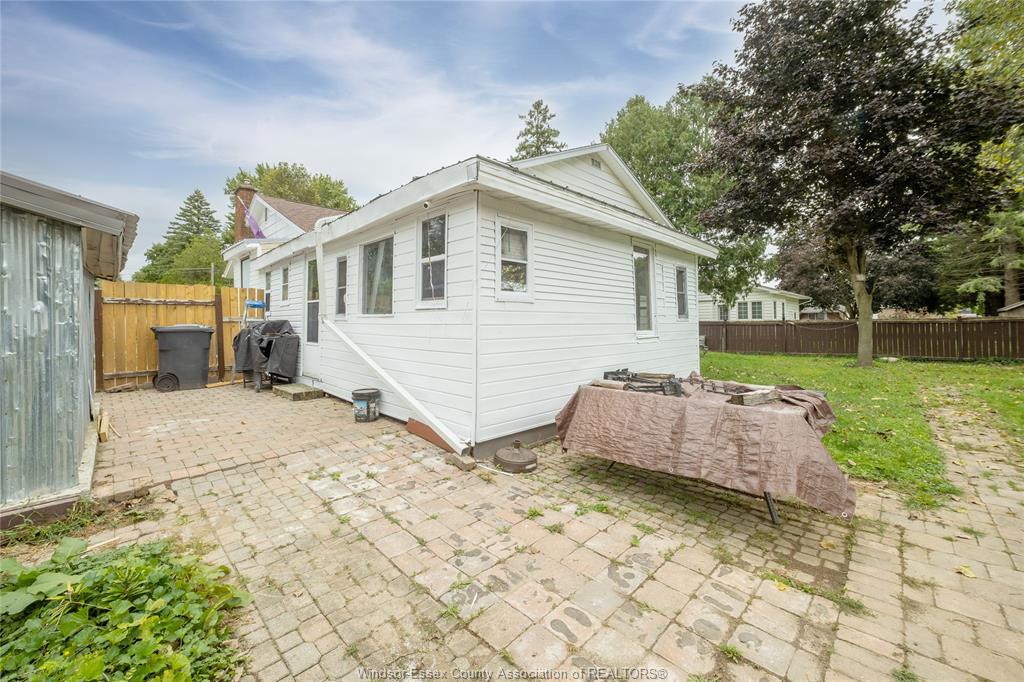 93 LAMILA Street Thamesville Ontario N0P 2K0 MLS® 24019929 For Sale