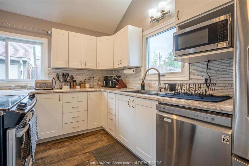 8590 Middle Line Charing Cross Ontario N0P 1G0 MLS® 24023444 For