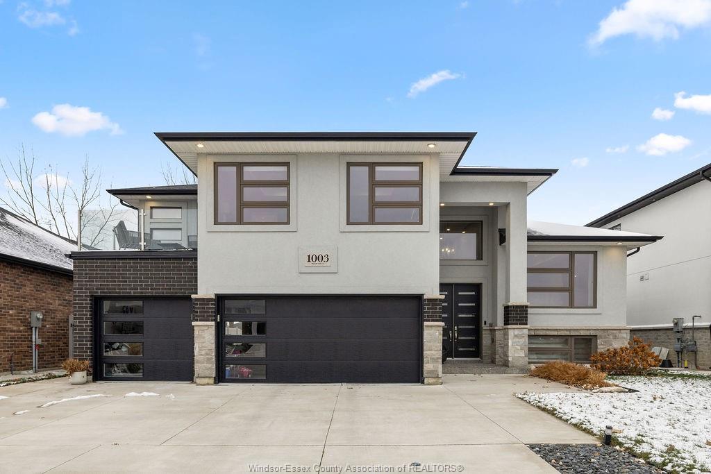 MLS# 25031709: 1003 CHATEAU Avenue, Windsor, Canada