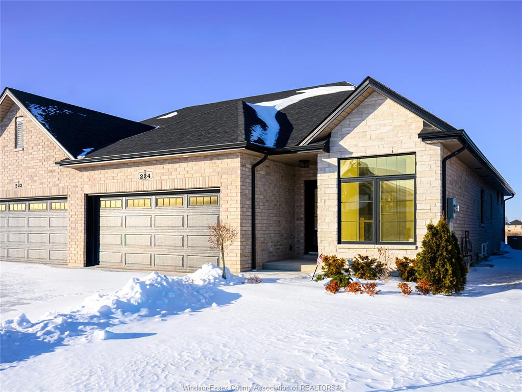 MLS# 26002116: 224 MCLELLAN Avenue, Amherstburg, Canada