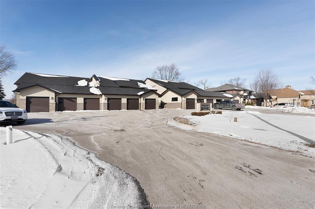 MLS# 26002132: 191 EAST PUCE Road Unit# 3, Lakeshore, Canada