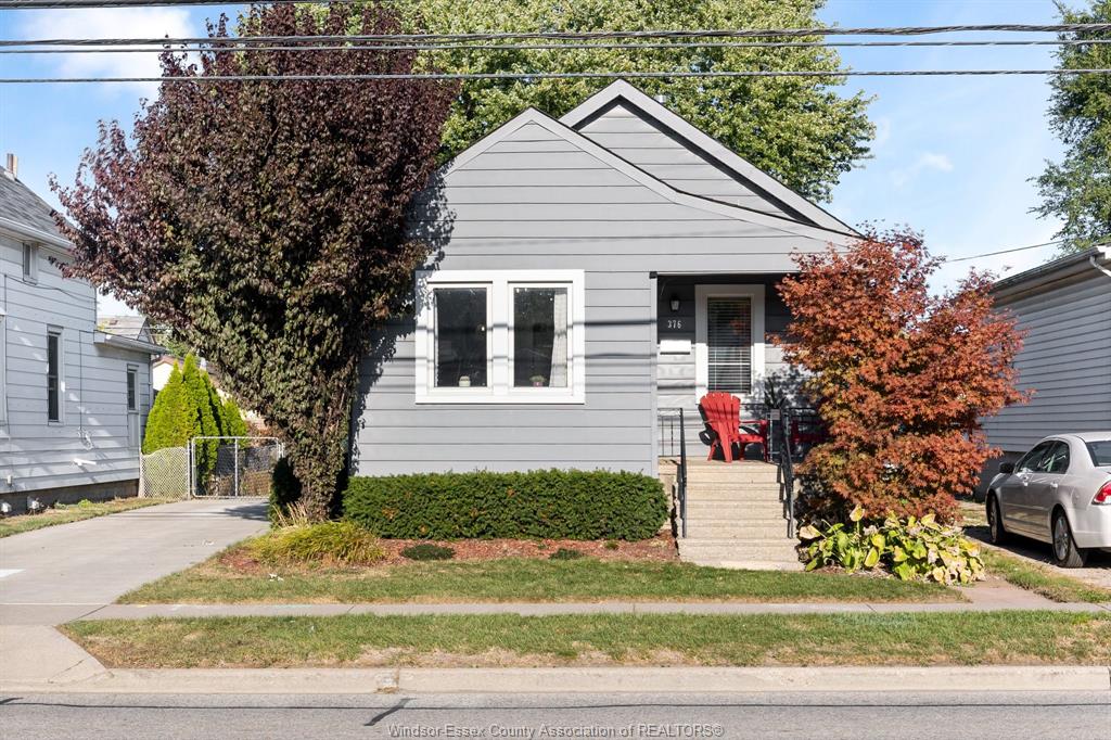MLS# 26002167: 376 LAUZON, Windsor, Canada