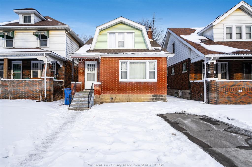 MLS# 26003242: 360 Rankin, Windsor, Canada