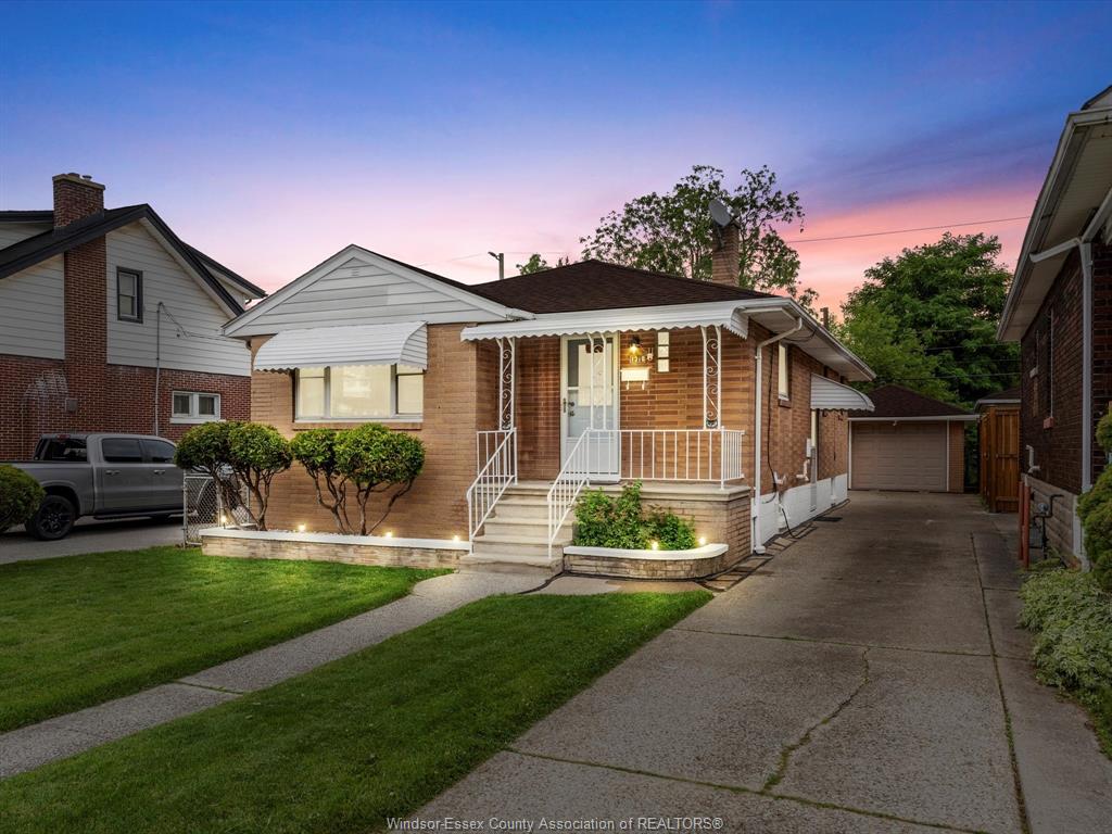 MLS# 25018252: 1310 Dufferin, Windsor, Canada